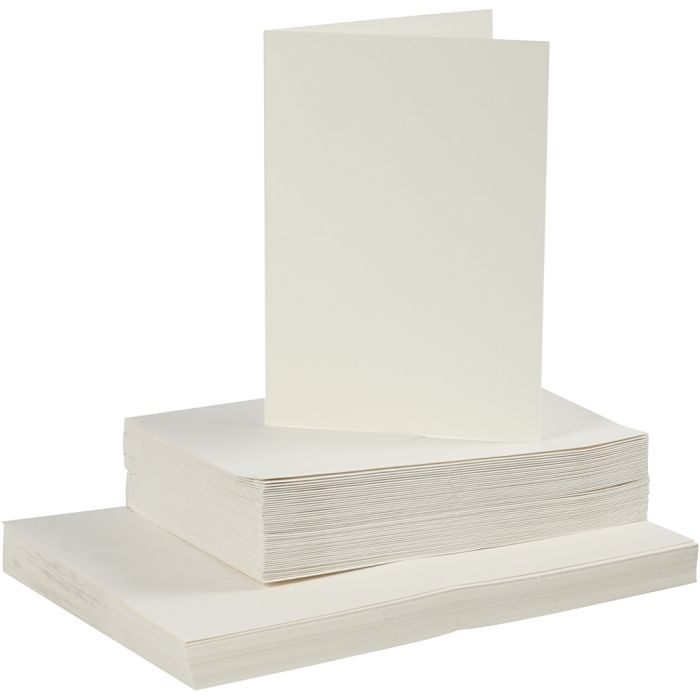Kort og konvolutter, kort str. 10,5x15 cm, konvolutt str. 11,5x16,5 cm, 110+220, råhvit, 50 sett/ 1 pk.