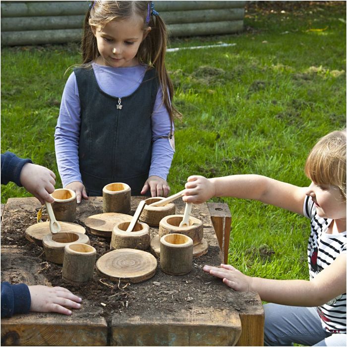Sølekakesett i naturlig tre, ca. tallerken 14 cm, skål 8,5 cm, 16 deler/ 1 pk.