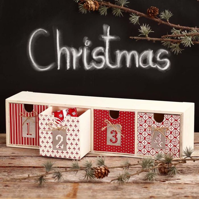 Decoupage på kommode til adventsgaver