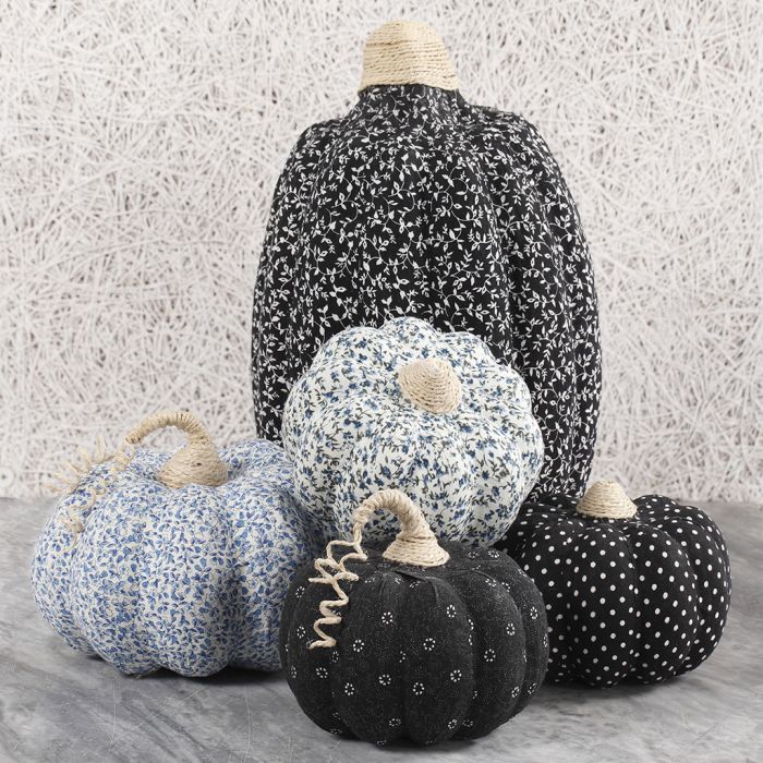 Gresskar av papp dekorert med tekstil decoupage