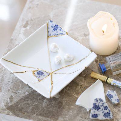 Oppvask repareret med kintsugi-teknikk