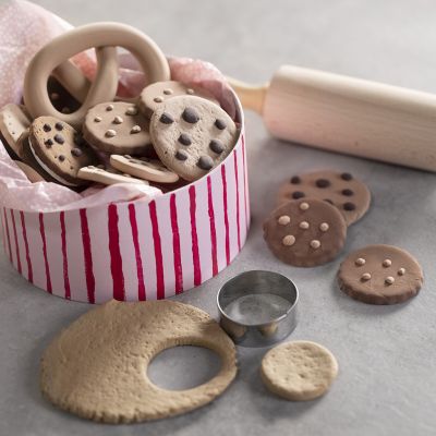 Sm&aring;kaker til lekekj&oslash;kkenet av Silk Clay 