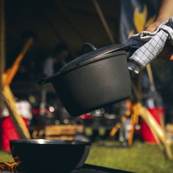 Gryte og stekepanne til bål