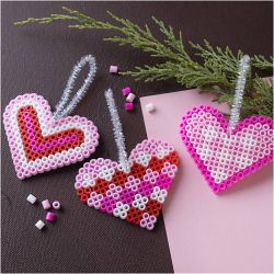 Mini DIY Kit Rørperler, Julehjerter, pink, lys pink, primær rød, hvit, 1 pk.